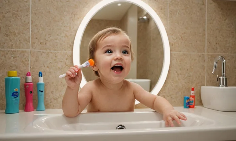 Jak čistit zuby ročnímu dítěti